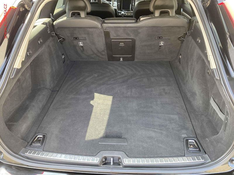 Volvo V90 (2018) 2.0d3, LED, světla - fotka 7 z 21