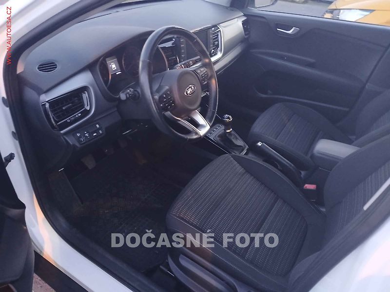 Kia Stonic (2019) 1.2i, 2.maj,ČR, navi, autoAC - fotka 3 z 3