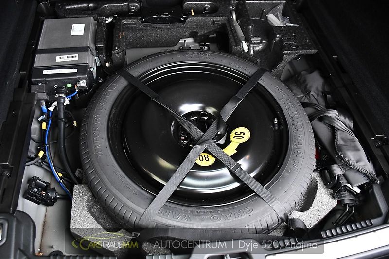 Volvo XC60 B4 AWD mHEV - fotka 38 z 44