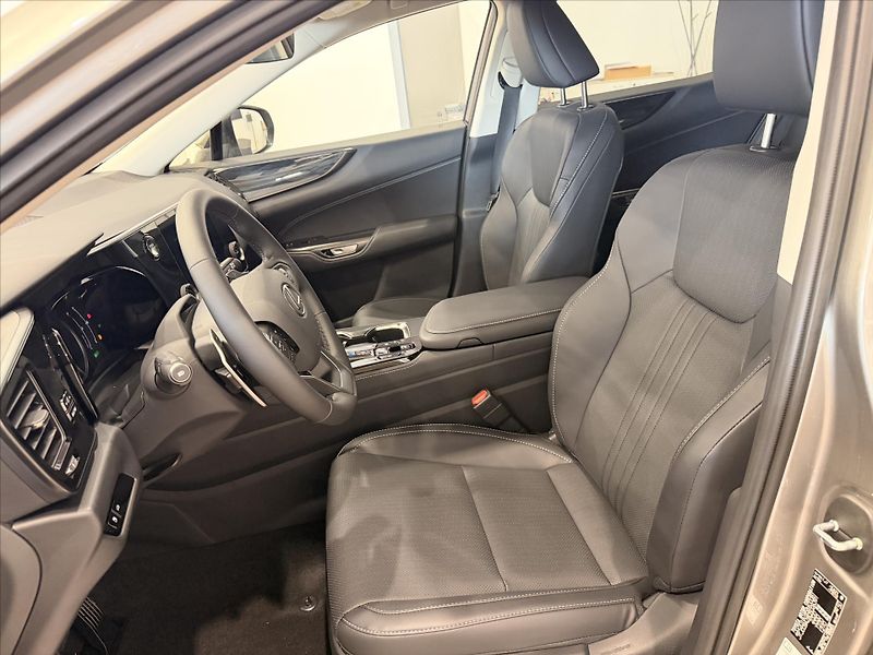 Lexus NX 350h (2025) 2,5 Executive  NX - fotka 9 z 12