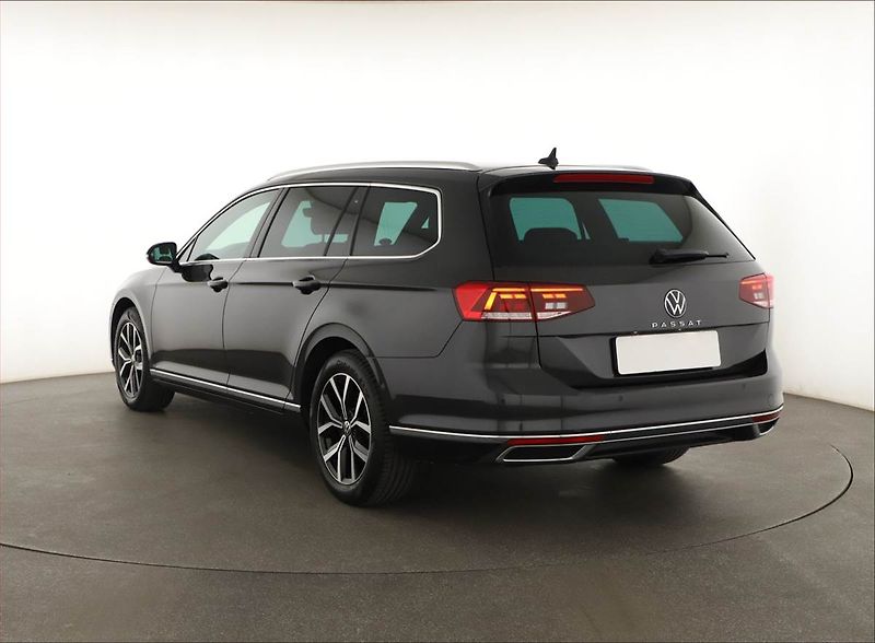 Volkswagen Passat (2023) 2.0 TDI - fotka 4 z 20