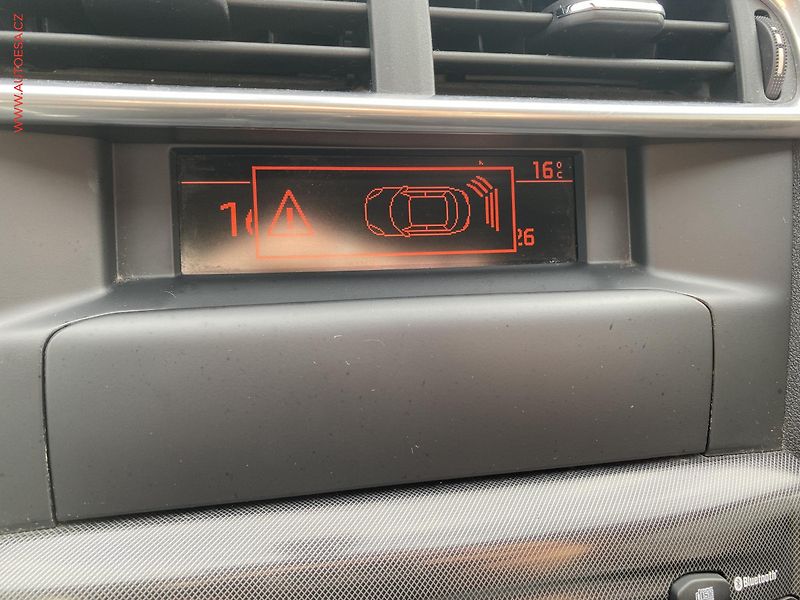 Citroën C4 (2012) 1.6 HDi, ČR, AC, temp - fotka 15 z 16