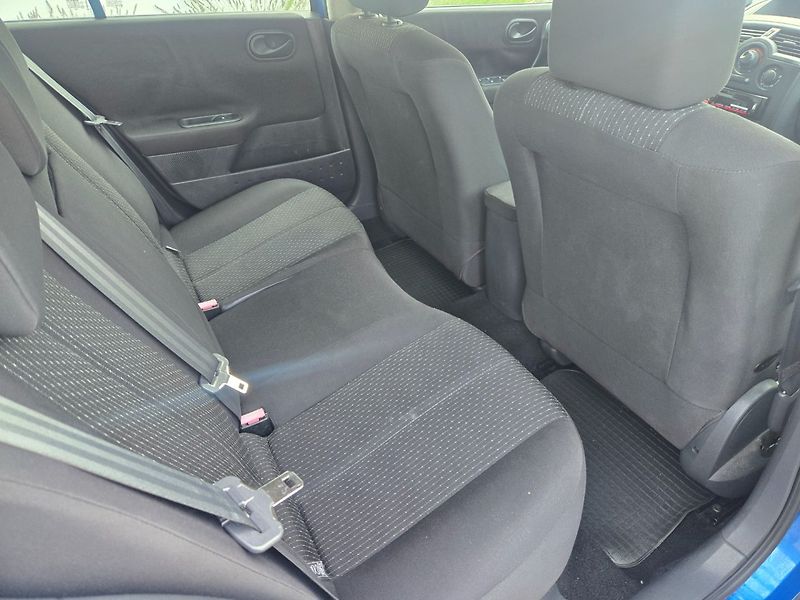 Renault Mégane (2016) 1.6 i 16V - fotka 13 z 17