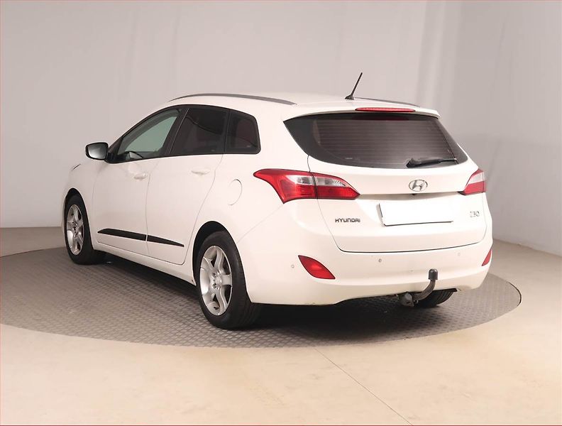 Hyundai i30 (2012) 1.6 GDI, Tažné, jezdí výborně - fotka 4 z 15