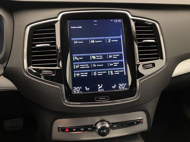 Volvo XC90 D5 AWD MOMENTUM AUT REZERVACE - fotka 42 z 46