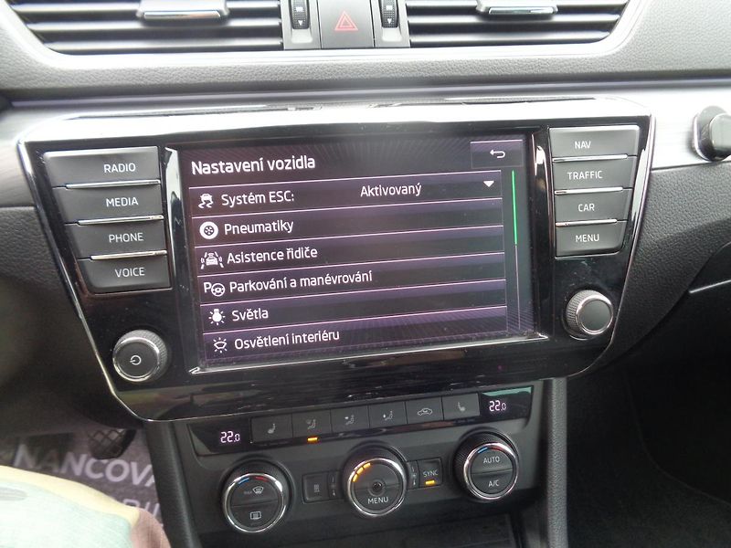Škoda Superb 2,0 TDI - fotka 15 z 16