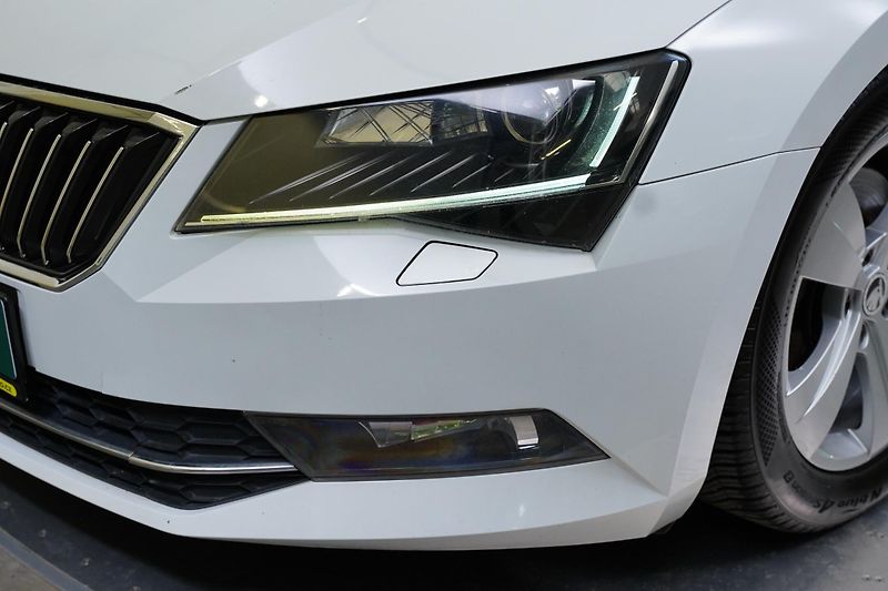 Škoda Superb - fotka 9 z 28