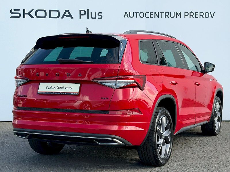 Škoda Kodiaq (2022) 2.0 TSI 140kW 4x4 SportLine DS - fotka 2 z 35