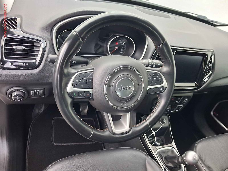 Jeep Compass (2018) 1.4T, Limited, navi - fotka 14 z 19
