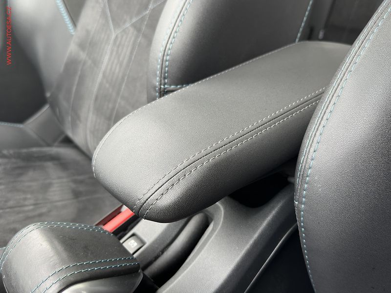 Peugeot 2008 (2019) 1.2PT, Crossway, navi, panor - fotka 19 z 19