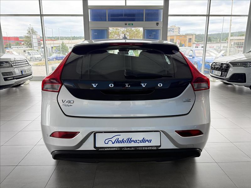 Volvo V40 2,0   D2 88kW,SERVISKA, - fotka 5 z 26