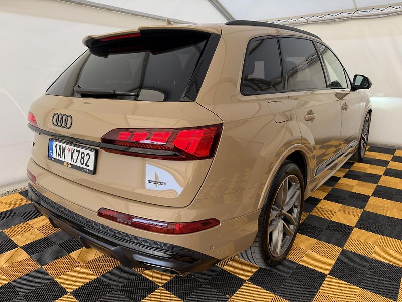 Audi Q7 3.0Tdi*7-mist*CZ*DPH*S-Line - fotka 5 z 48