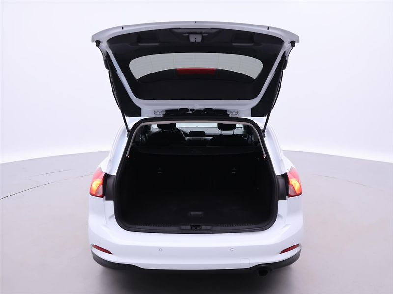 Ford Focus 1,0 EcoBoost 74kW CZ DPH - fotka 9 z 34