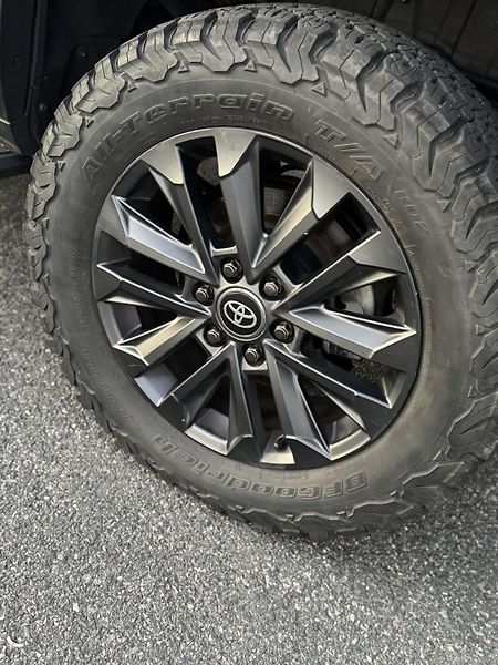 Toyota Land Cruiser (2023) 2.8 D-4D 4x4 Executive Skyview - fotka 33 z 33