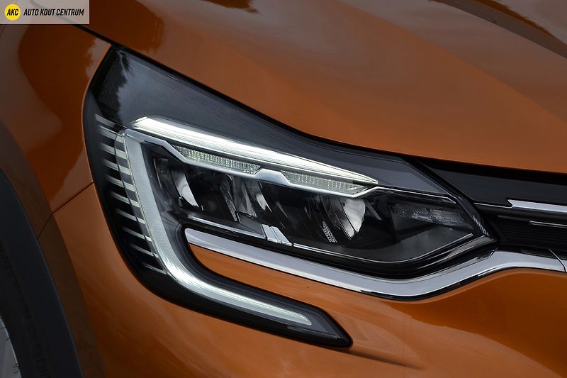 Renault Captur Intens E-TECH HYBRID 145 - fotka 8 z 45