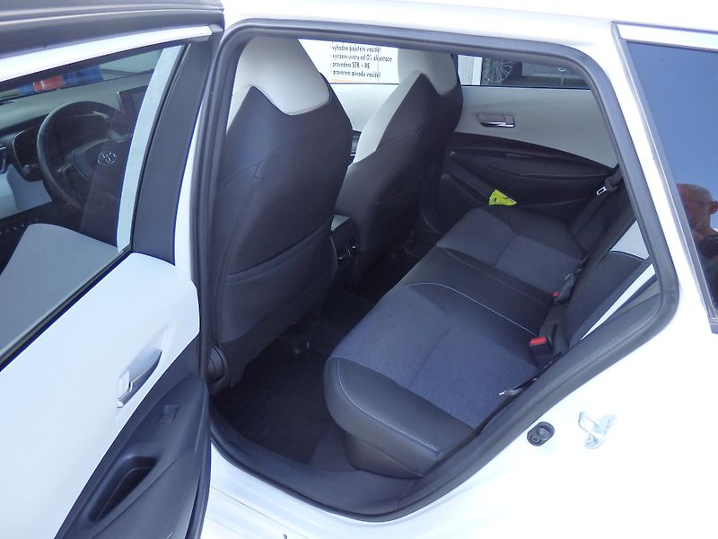 Toyota Corolla 1.8i HYBRID + LPG - fotka 7 z 35