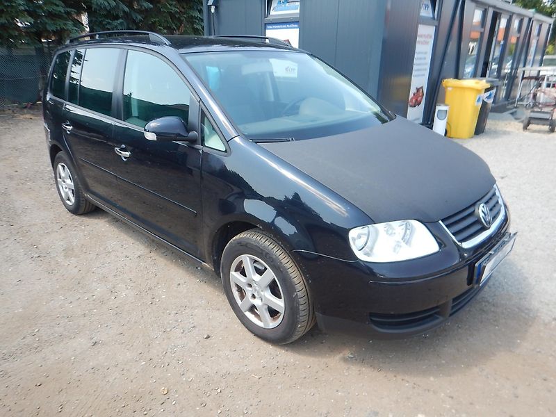 Volkswagen Touran 1.9 TDI, 7 MÍST, TAŽNÉ - fotka 4 z 33