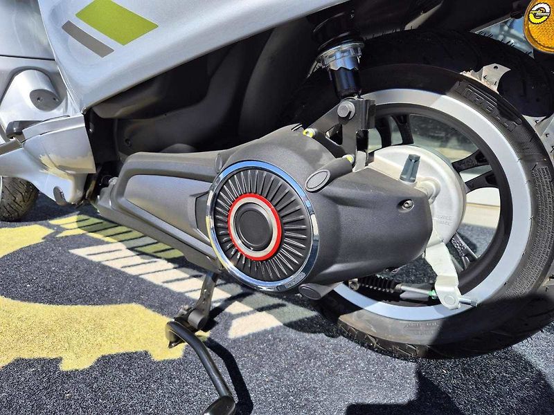 Vespa Elettrica (2026) Primavera Elettric TECH 70 - fotka 12 z 23