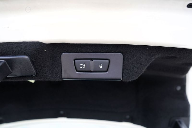 Maserati Quattroporte S Q4 3.0i V6/410 PS/automat/B& - fotka 13 z 50