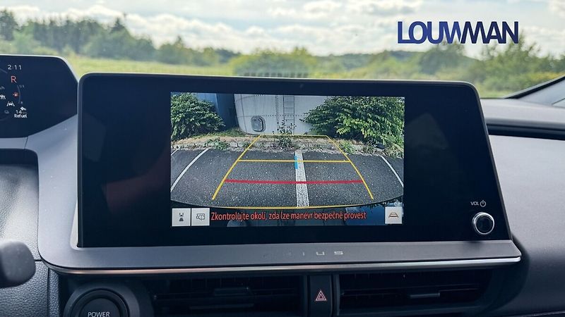 Toyota Prius 2.0 PHEV PRESTIGE - fotka 9 z 24