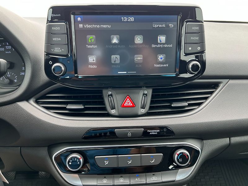 Hyundai i30 (2020) Com.1.0T-GDi Comfort ČR+1.maj. - fotka 14 z 36