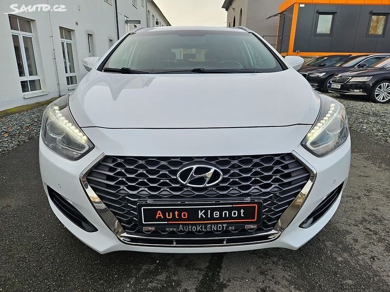 Hyundai i40 100kW VÝHŘEV KAMER DPH - fotka 3 z 44