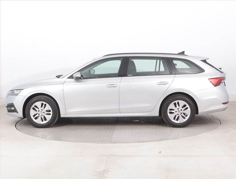 Škoda Octavia (2022) Ambition 2.0 TDI, ČR,1.maj - fotka 3 z 15