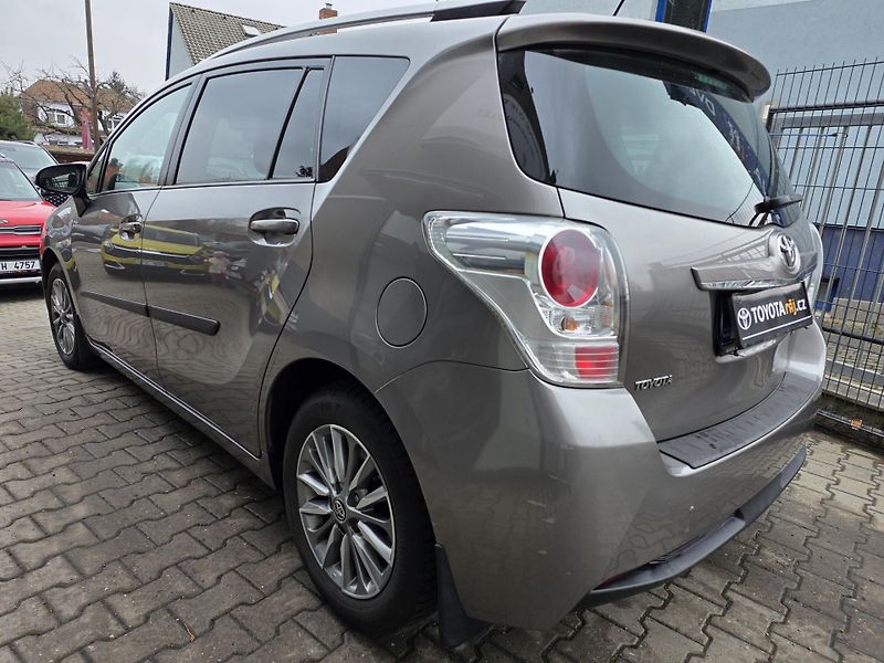 Toyota Verso 1.6-NÍZKÁ SPOTŘEBA-NAVI-KAMERA - fotka 8 z 15