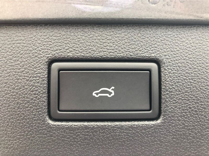 Volkswagen T-Roc Style 1,5 eTSI 110 kW 7DSG - fotka 28 z 30