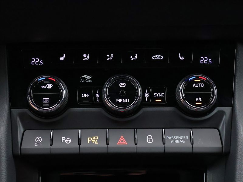 Škoda Karoq 1,5 TSi Sportline DSG 1maj DPH - fotka 36 z 47