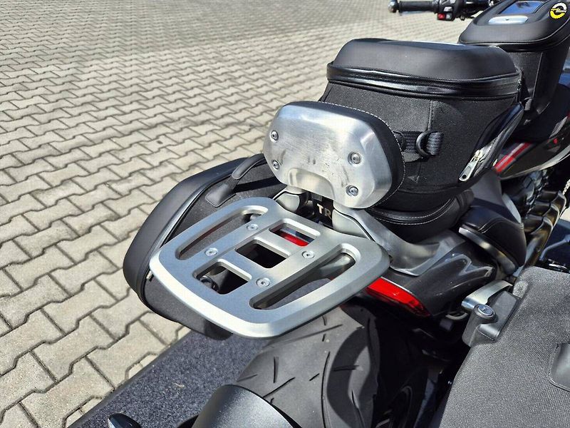 Triumph Rocket 3 (2022) GT (2022) – 1. majitel, Odpoče - fotka 20 z 26