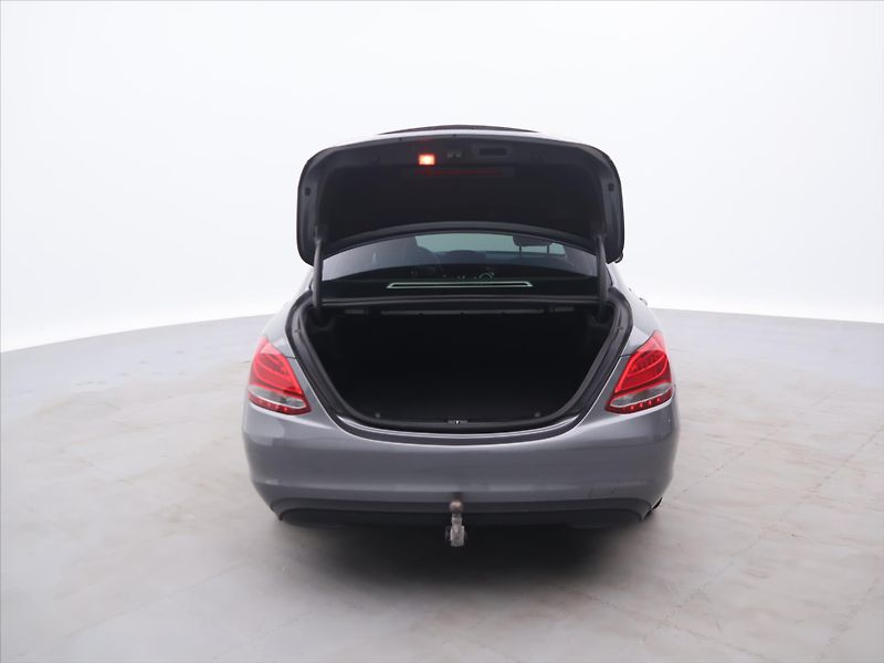 Mercedes-Benz Třídy C 2,1 220d 125kW Aut.klima Tažné - fotka 9 z 28