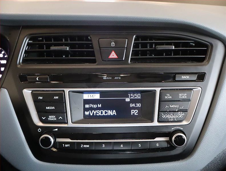 Hyundai i20 (2018) 1.2, Serv.kniha - fotka 12 z 17