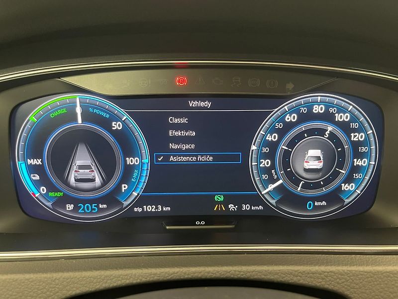 Volkswagen e-Golf 93,1% SoH, tep.čerp. virtual k - fotka 60 z 95