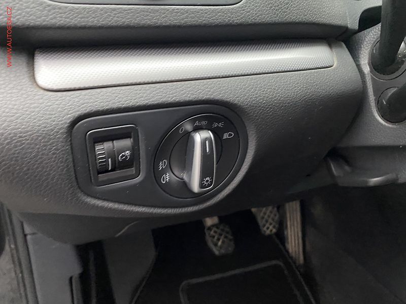 Volkswagen Sharan (2015) 2.0 TDI 4X4, 7míst - fotka 15 z 19
