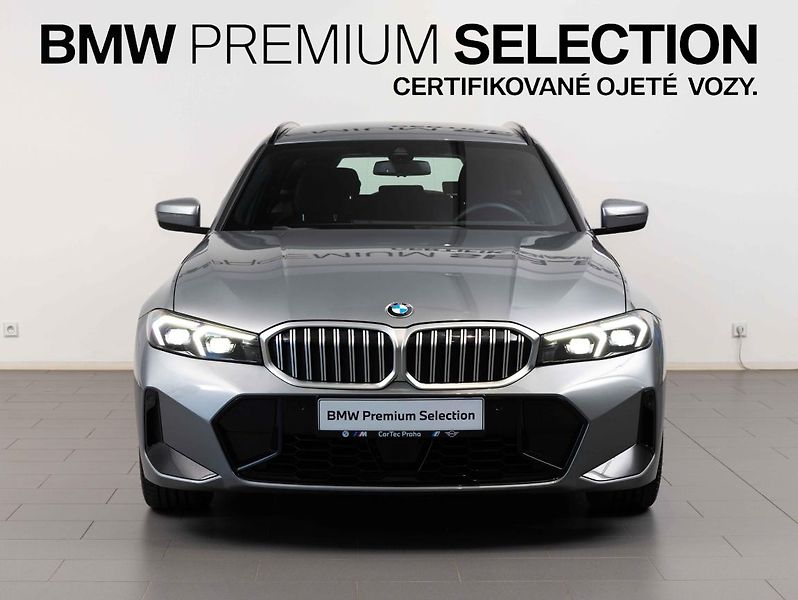 BMW Řada 3 330i xDrive Touring - fotka 2 z 21