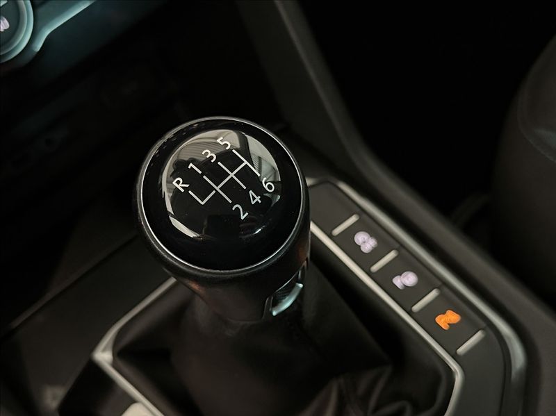 Volkswagen Tiguan 1,5 TSI NAVIGACE - fotka 10 z 23