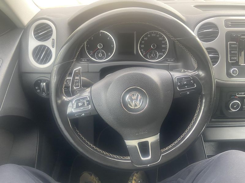 Volkswagen Tiguan (2014) 2.0 TDI - R-line CUP 4x4 - fotka 41 z 47