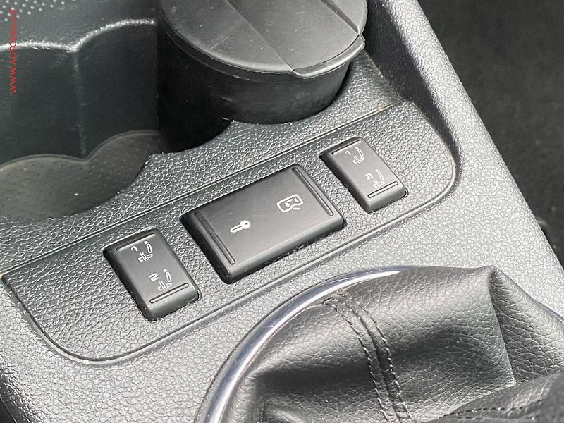 Škoda Roomster (2014) 1.2 TSi, Scout, +kola, panor - fotka 14 z 18