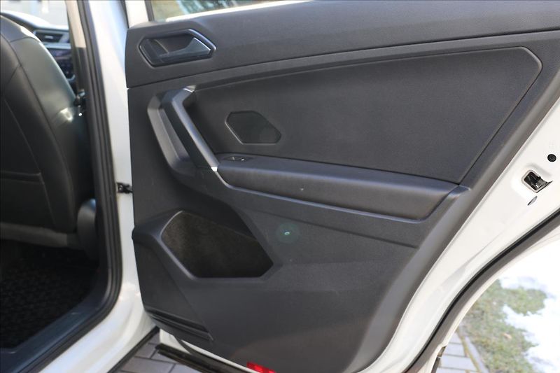 Volkswagen Tiguan Allspace 2,0 Tsi, 4motion, 7míst - fotka 32 z 44