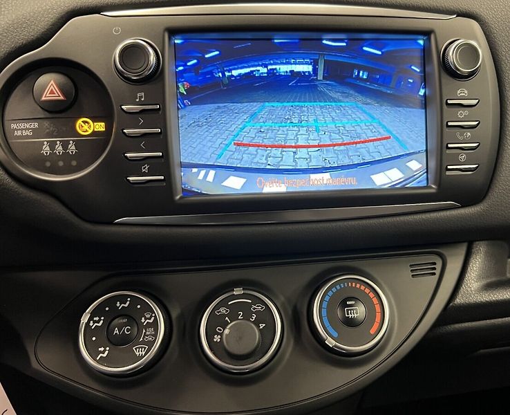 Toyota Yaris 1.5 AT ACTIVE TREND - fotka 6 z 15
