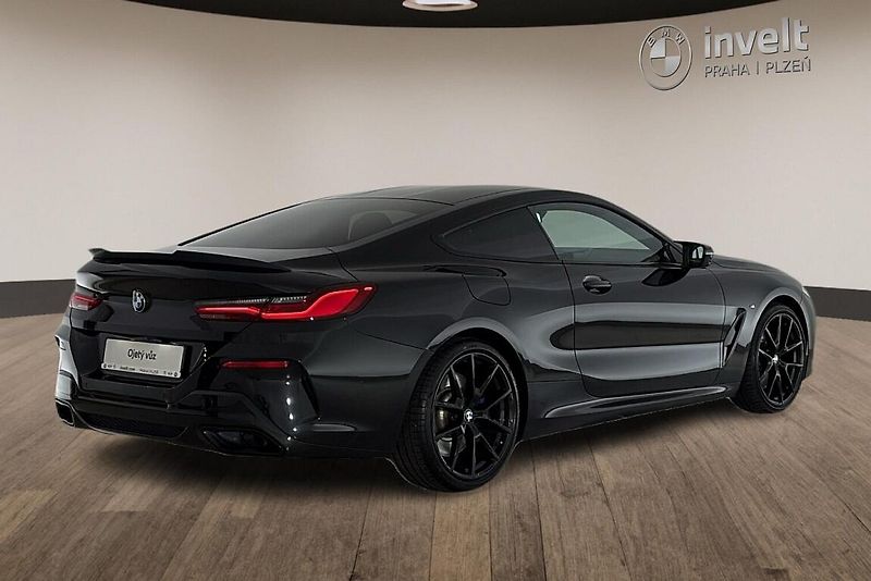 BMW Řada 8 840d xDrive - fotka 3 z 25
