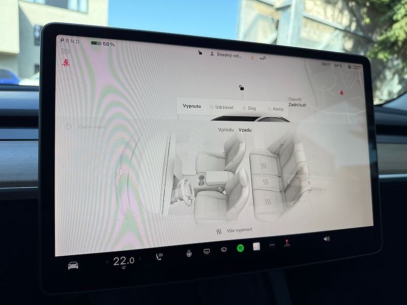 Tesla Model 3 Long Range AWD Tažné - fotka 16 z 38