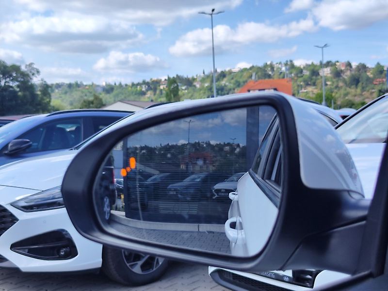 Hyundai i30 1.0 T-GDI/88kW Smart Navi DCT - fotka 15 z 33