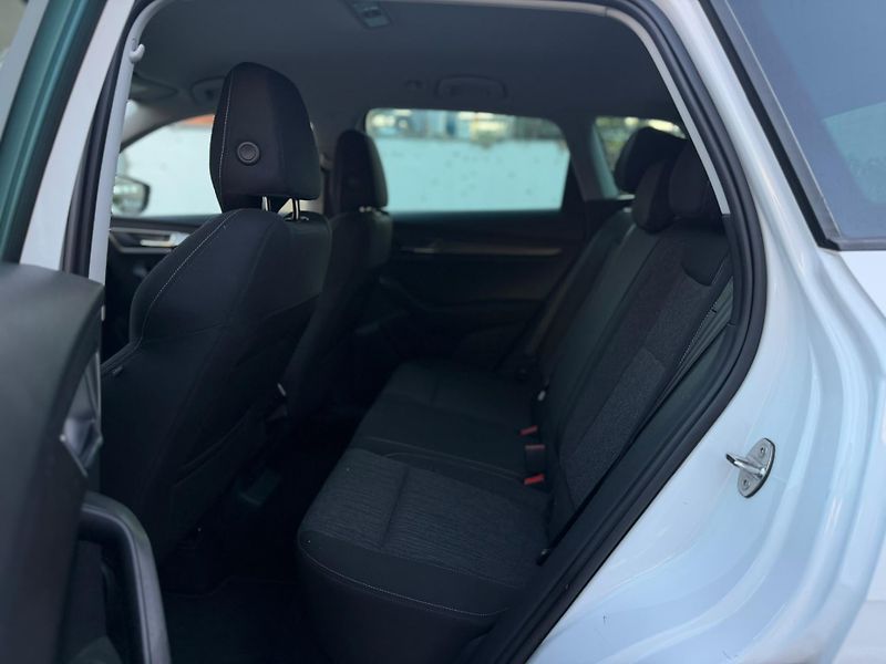 Škoda Karoq (2018) 2.0 TDI DSG Style 4x4 Webasto  - fotka 18 z 19