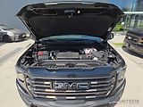 GMC Sierra (2026) GMC AT4-X AEV  6,2L V8 - náhled 13