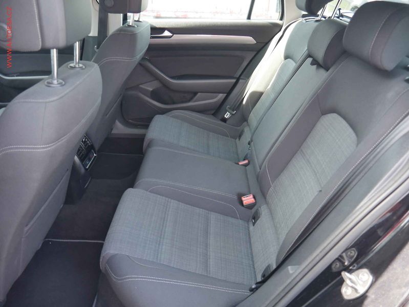 Volkswagen Passat (2019) 2.0TDi, DSG, LED, navi - fotka 10 z 13