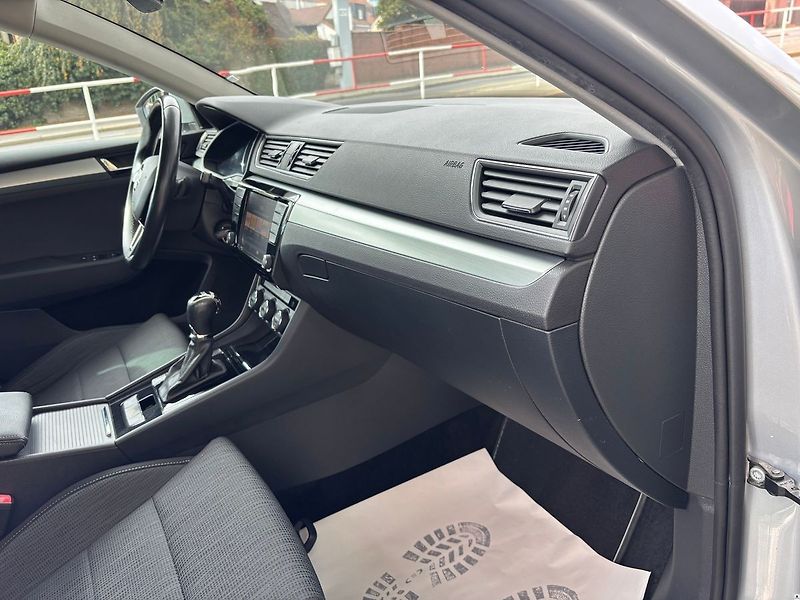 Škoda Superb 2.0TDI-110KW.DSG.TAŽNÉ-ZÁRUKA - fotka 28 z 48