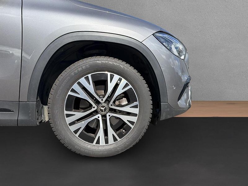 Mercedes-Benz GLA 200d 4MATIC - fotka 15 z 17
