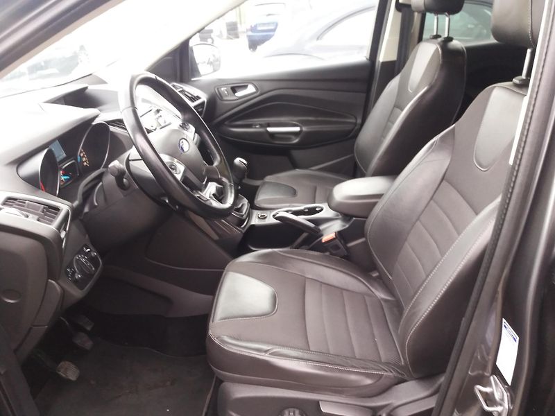 Ford Kuga 2.0TDCi,110kW,TAŽNY,SERV.KNÍŽK - fotka 10 z 18